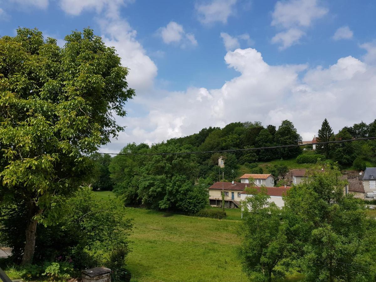 Le Pre Pigeon 86250 Charroux Vienne Bed & Breakfast Екстериор снимка