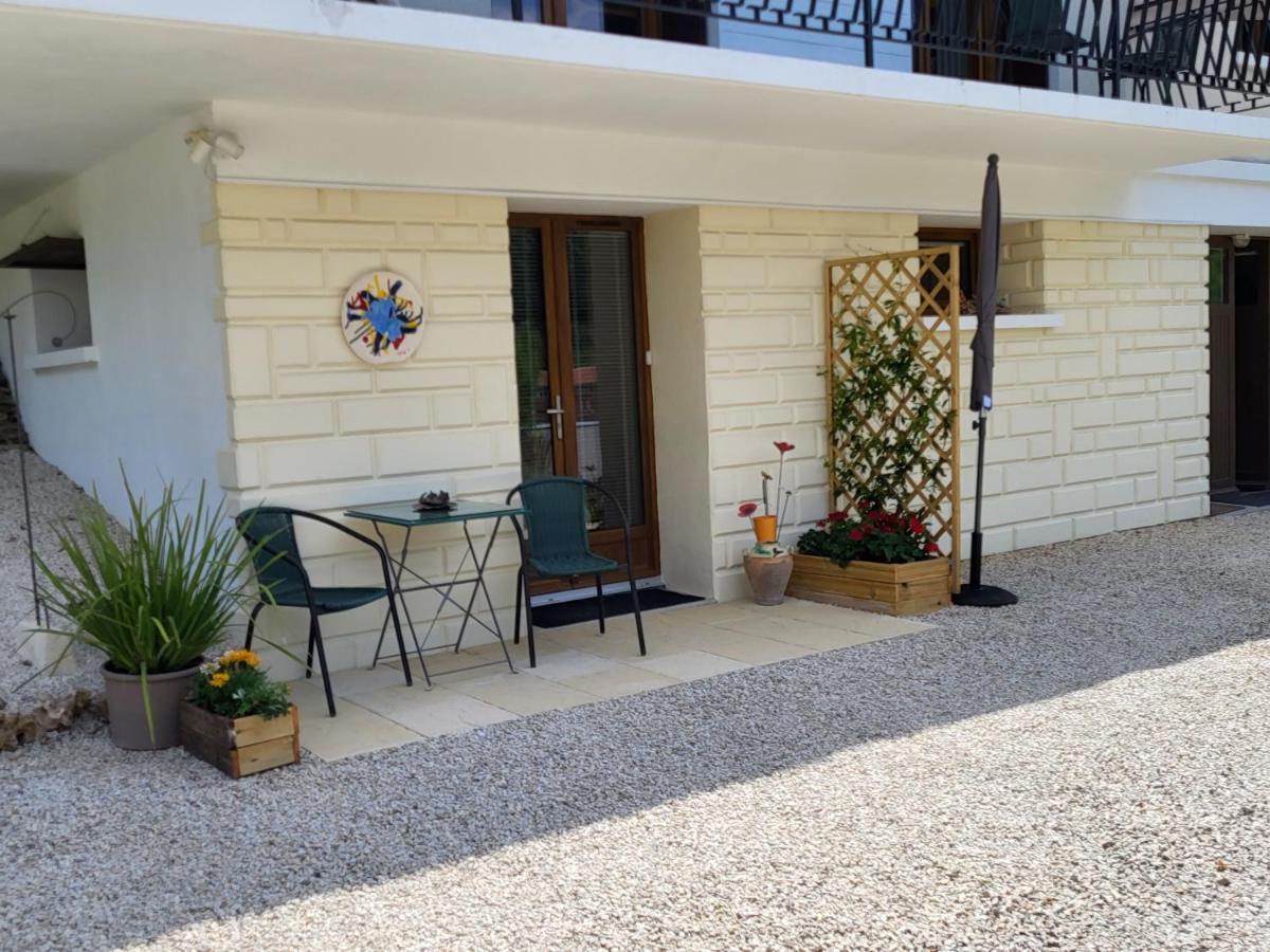 Le Pre Pigeon 86250 Charroux Vienne Bed & Breakfast Екстериор снимка
